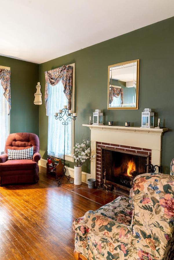 فيلا Charming Executive Victorian Mansion W/ Free Parking - Near Bucknell Milton المظهر الخارجي الصورة